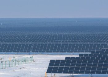 China hits record 2 Billion kW in clean energy expansion