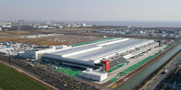 Tesla’s Shanghai Megafactory ships first megapack batteries