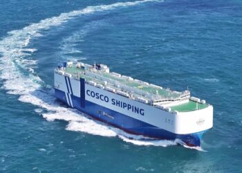 China sets record with 8,600 vehicle car carrier