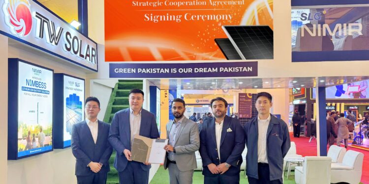 Tongwei Partners with Pakistan for 650 MW Solar Expansion