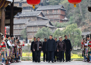 Xi praises distinctive Dong Culture in ethnic village
