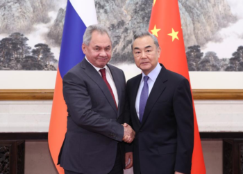 Chinese FM holds strategic dialogue with Russia’s Shoigu in Beijing