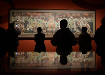 NAMC showcases Silk Road artifacts in an exhibition in Beijing