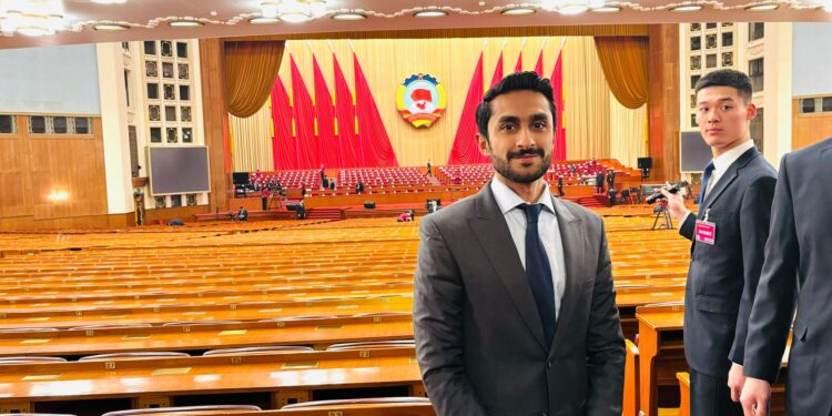 CPPCC holds closing meeting of annual session