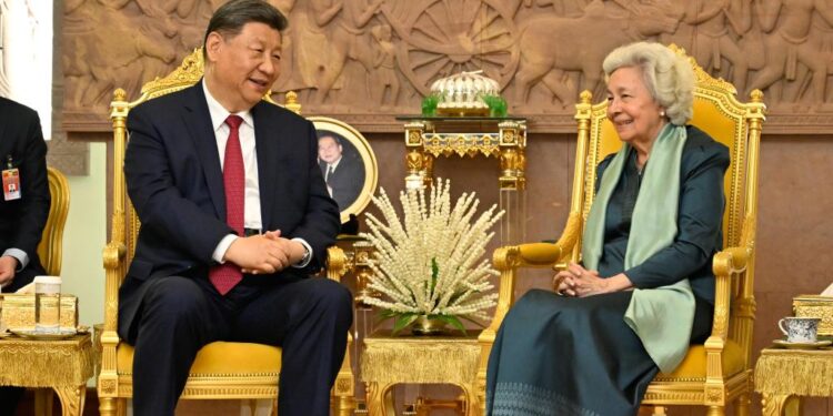 Xi honors Cambodian Queen Mother for strengthening ties