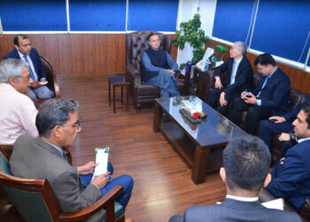Chinese firm eyes desalination project at Port Qasim