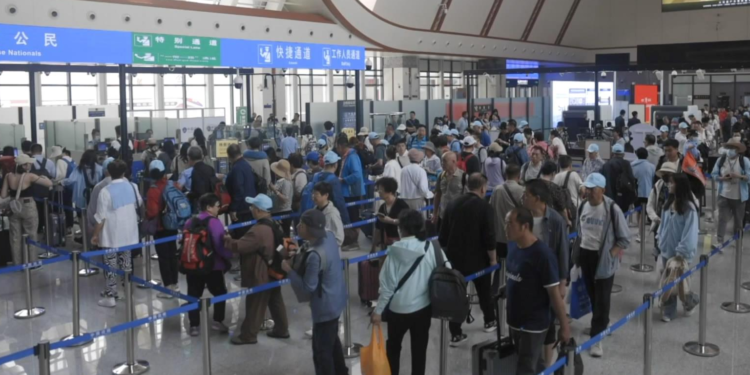 China, Laos border port reports 24% rise in ASEAN travelers