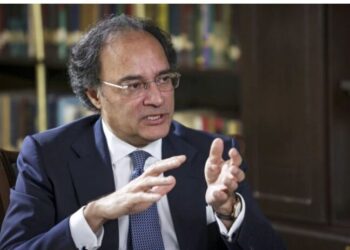 Finance Minister to discuss China debt in Washington