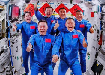 Shenzhou-19 crew hands over space station