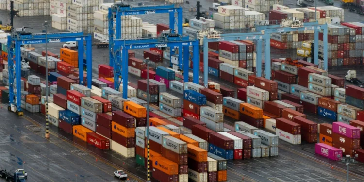 China, U.S. tariff cut to boost trade: NBS