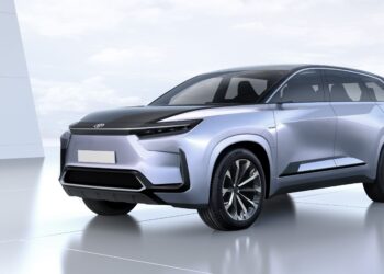 Toyota unveils New bZ5 EV in China