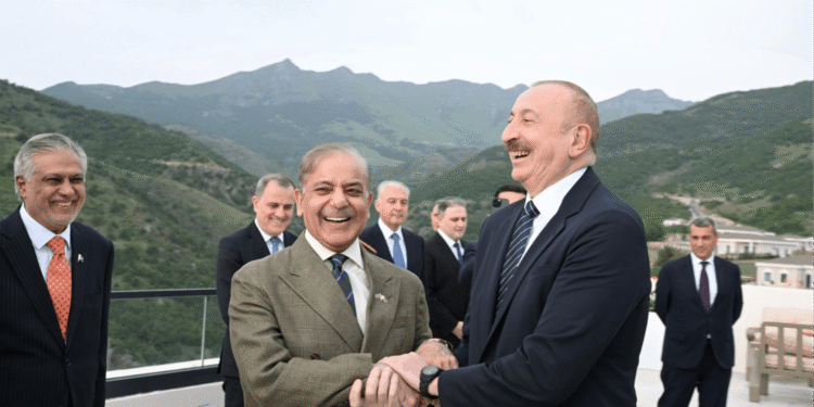 Pakistan, Azerbaijan vow to expand strategic ties