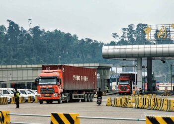 China, Vietnam launch new international road transport route