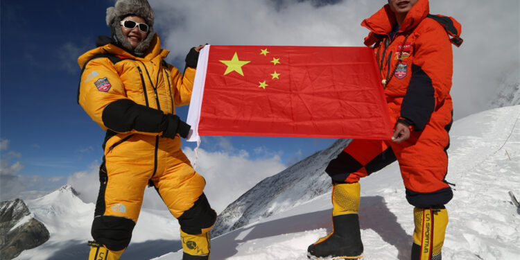 Huang Chunyan defies gender stereotypes to lead youth to Everest