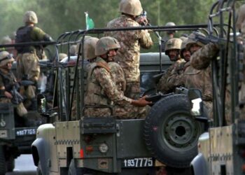 Soldier martyred, 8 terrorists killed in KP IBOs