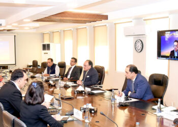 Aurangzeb reaffirms reform drive for sustainable growth
