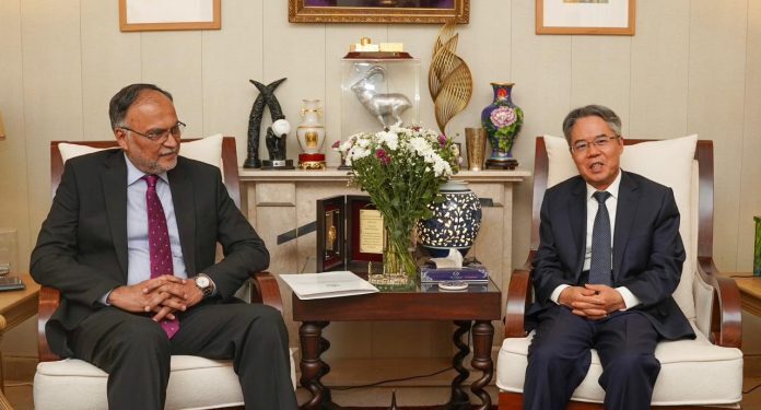 Ahsan Iqbal, Chinese envoy discuss CPEC, Gwadar and regional ties
