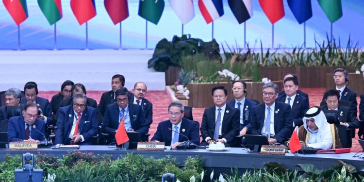 Premier Li urges model of opennesss, cooperation with ASEAN, GCC