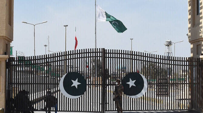 Pakistan-Iran border crossings fully operational: MoFA
