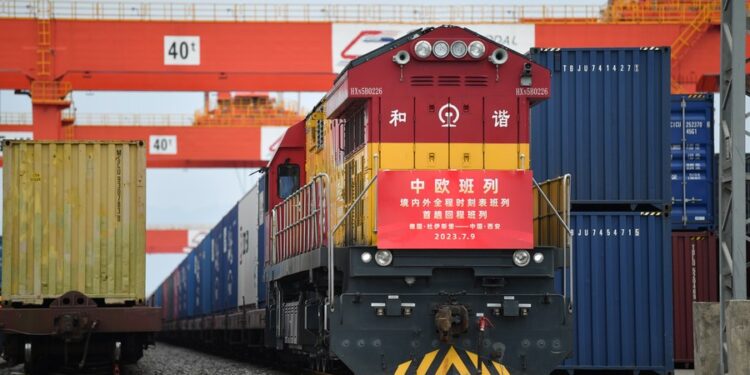 China-Europe freight trains on full timetables mark 1000 trips