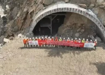 China-build 1043-meter tunnel of KKH project completed