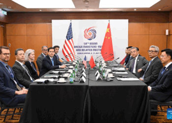 Chinese FM calls for joint path for China-U.S. relations