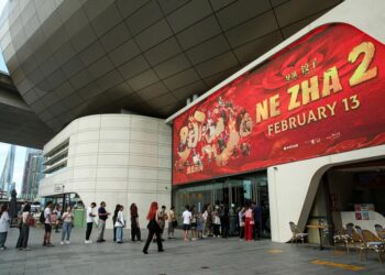 Xi calls on film industry to reflect spirit of the time