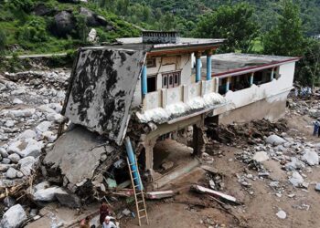 Pakistan Monsoon Floods: 802 Dead, Widespread Destruction