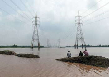Pakistan Restores Electricity in Flood-Affected Areas