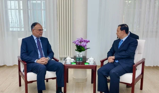 Pakistan, China Boost Ties for $1 Trillion Uraan Vision