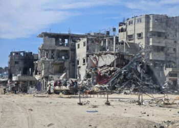 Pakistan Condemns Israeli Airstrikes on Nasser Hospital