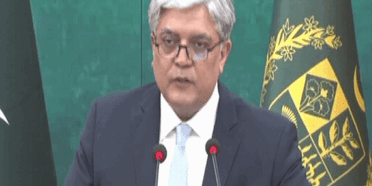 Pakistan Warns of Afghan Terror Threat, Defends Deportations