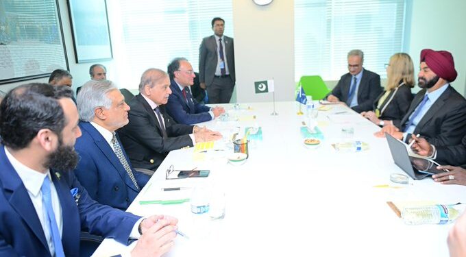 Shehbaz Sharif Meets IMF, World Bank Leaders for Reforms