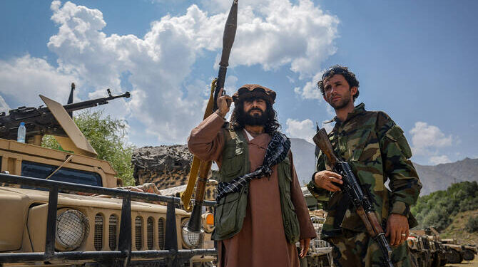 Pakistan-Afghanistan Border Clashes Escalate Amid Airstrikes