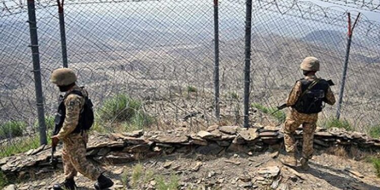 Pakistan Repels Afghan Taliban Attacks Along Border