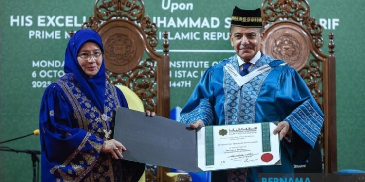 PM Shehbaz Receives Honorary PhD in Malaysia