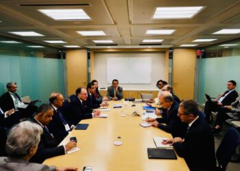 Aurangzeb Advances IMF, World Bank, US Talks