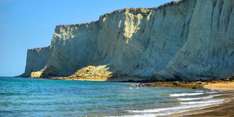 Pakistan Sri Lanka Partner on Marine Tourism Growth