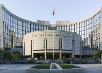 China central bank pumps $141B to boost growth