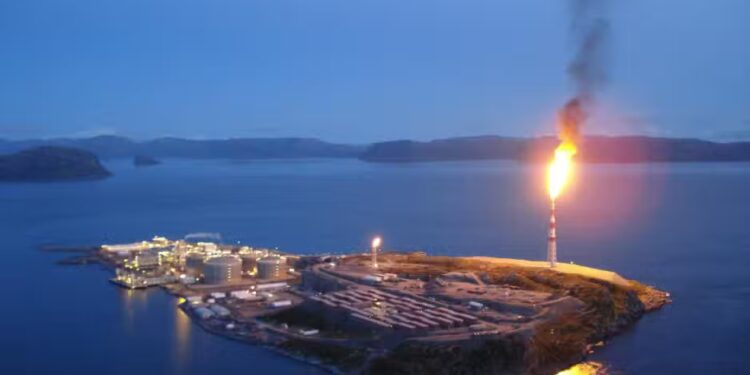 Pakistan Builds Artificial Island for Oil Drilling