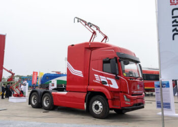 China Unveils Smart Braided Truck