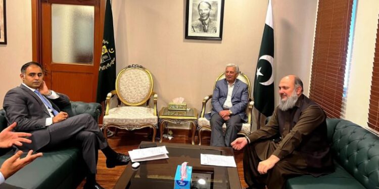 PM Sharif Hosts CEOs to Boost Pakistan Investment