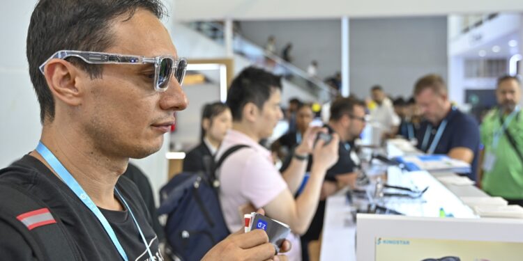 China Races Ahead in AI Glasses Market