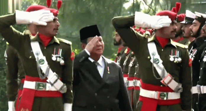 Indonesia President Receives Warm Welcome in Islamabad