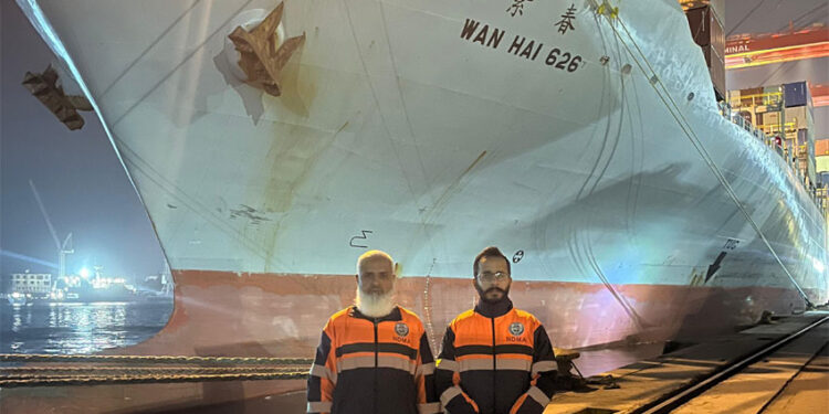 Fourth Chinese Relief Consignment Reaches Karachi