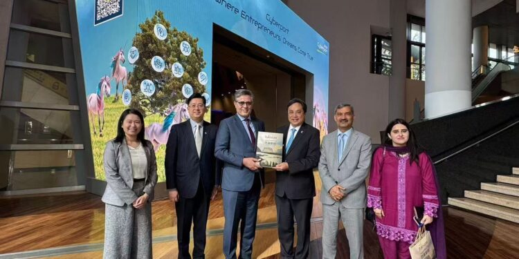 Pakistan-China Cultural Exhibition Opens in Hong Kong