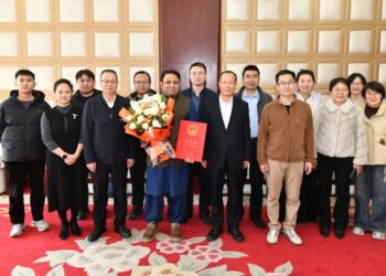 Pakistani Agricultural Scientist Wins Dunhuang Award China