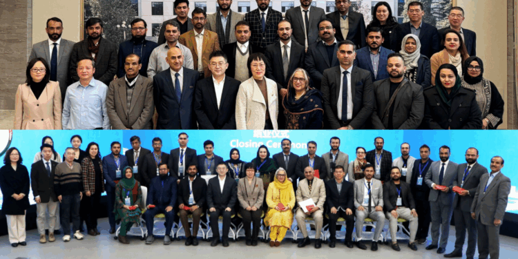 Pakistani Academics Complete Advanced Training Program In China