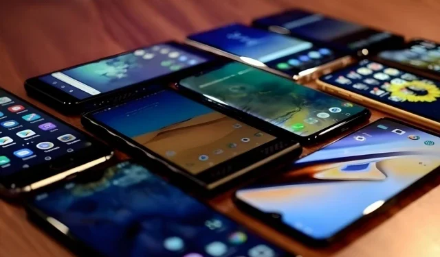 Pakistan targets $2.5 billion mobile exports plan