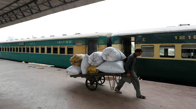 Pakistan, ADB Move Towards $2 Billion Railway Upgrade